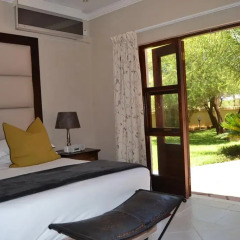 Отель The Capital Guest House 4* Номер Делюкс фото 6