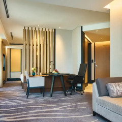 Отель InterContinental Shanghai Hongqiao NECC Улучшенный номер с двуспальной кроватью фото 4