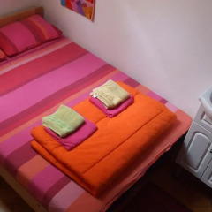 Chillton 2 Hostel Стандартный номер с двуспальной кроватью (общая ванная комната)