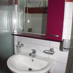 Отель Azzurra Apartments Албания, Саранда - отзывы, цены и фото номеров - забронировать отель Azzurra Apartments онлайн ванная фото 2