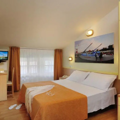 Hotel Capri 2* Номер Комфорт фото 2