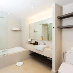 Отель Mai Khao Lak Beach Resort & Spa 4* Люкс повышенной комфортности с различными типами кроватей фото 17