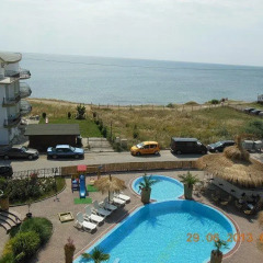 Апартаменты Apartments Garkovi in Laguna Beach Равда пляж