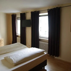 Отель Am Sendlinger Tor 3* Кровать в общем номере фото 7