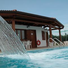 Отель Agriturismo La Collinetta Нова-Сири бассейн