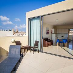 Отель Blubay Apartments by ST Hotel Мальта, Гзира - отзывы, цены и фото номеров - забронировать отель Blubay Apartments by ST Hotel онлайн балкон