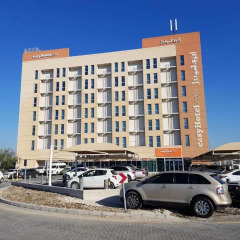 Отель easyHotel Dubai Jebel Ali парковка