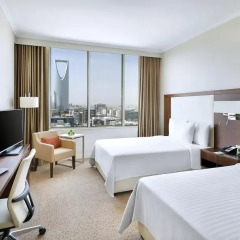 Отель Courtyard by Marriott Riyadh Olaya 4* Улучшенный номер с различными типами кроватей фото 5