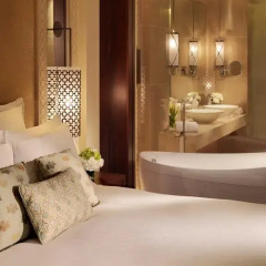 Отель The Ritz-Carlton, Dubai Стандартный номер с различными типами кроватей фото 10