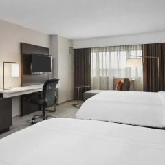 Отель Teaneck Marriott at Glenpointe Стандартный номер с различными типами кроватей фото 6