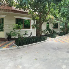 Отель Daunkeo Guesthouse парковка