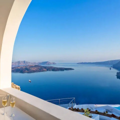 Отель Alti Santorini Suites Полулюкс с различными типами кроватей фото 8