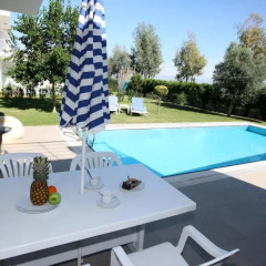 Отель Feronia Villas спортивное сооружение