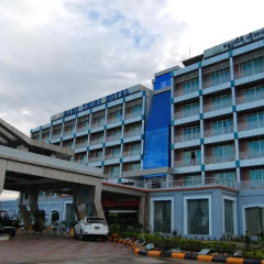 Zabu Thiri Hotel парковка