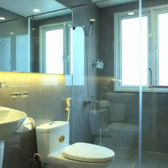 Hung Cuong Hotel 2* Улучшенный номер с различными типами кроватей фото 5