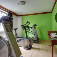 FourSide Hotel Salzburg Зальцбург фитнесс-зал