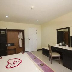 Santiphap Hotel & Villa 3* Стандартный номер с различными типами кроватей фото 5