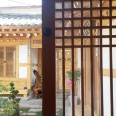 Отель Cheong Yeon Jae Hanok Stay Guesthouse Южная Корея, Сеул - отзывы, цены и фото номеров - забронировать отель Cheong Yeon Jae Hanok Stay Guesthouse онлайн балкон