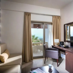 Отель Happy Cretan Suites Люкс с различными типами кроватей фото 10