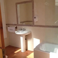 Отель Hostal Atenas Стандартный номер с различными типами кроватей фото 2