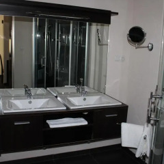 Отель Timpa Apartmanház & Dr. Strecker Villa ванная