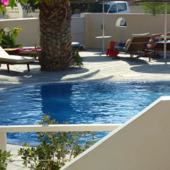Avra Hotel бассейн