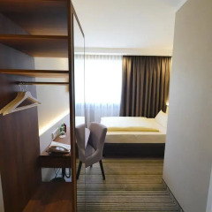Hotel Westend сейф в номере