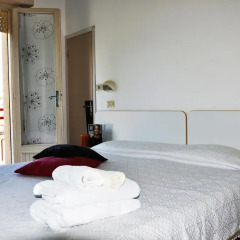 The Hostel Riccione 2* Стандартный номер с двуспальной кроватью фото 6