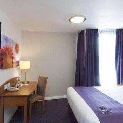 Отель Premier Inn London Kensington удобства в номере
