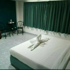 Отель Simple Boutique SeaBreeze 3* Стандартный номер с двуспальной кроватью