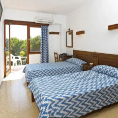 Отель Hostal Condemar комната для гостей фото 2
