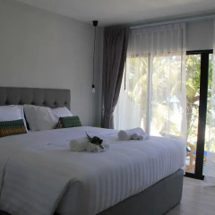 Отель Thai Kamala Beach Front Улучшенный номер двуспальная кровать фото 32