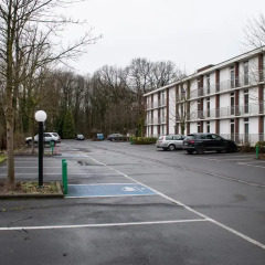 Leonardo Hotel Brugge парковка