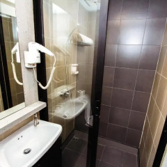 Отель Bett Pattaya Таиланд, Паттайя - 2 отзыва об отеле, цены и фото номеров - забронировать отель Bett Pattaya онлайн ванная