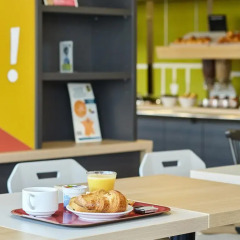 Отель B&B Hôtel LYON St Bonnet Mi-Plaine в номере