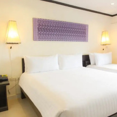 Отель Golden Tulip Essential Pattaya 4* Улучшенный номер с различными типами кроватей фото 26