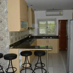Отель 4 BR Pool Villa Gated Village в номере