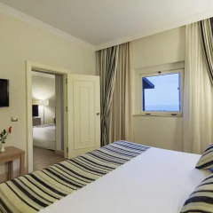Crystal Tat Beach Golf Resort & Spa 5* Стандартный семейный номер с двуспальной кроватью