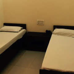 Vivek Hotel комната для гостей