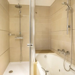 Отель ILUNION Barcelona 4* Улучшенный номер с различными типами кроватей фото 13