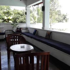 Отель Kaya Residence Канди с домашними животными