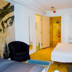 Отель Marken Guesthouse Стандартный номер фото 12