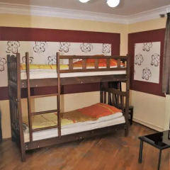 Hostel Vake Garden Стандартный семейный номер с двуспальной кроватью фото 5