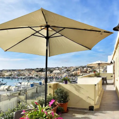 Отель Penthouse in Marsaxlokk Мальта, Марсашлокк - отзывы, цены и фото номеров - забронировать отель Penthouse in Marsaxlokk онлайн бассейн