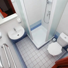 Отель Litinterp Guesthouse Kaunas Литва, Каунас - отзывы, цены и фото номеров - забронировать отель Litinterp Guesthouse Kaunas онлайн ванная фото 2