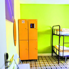 Отель Red Nest Hostel Испания, Валенсия - отзывы, цены и фото номеров - забронировать отель Red Nest Hostel онлайн сейф в номере