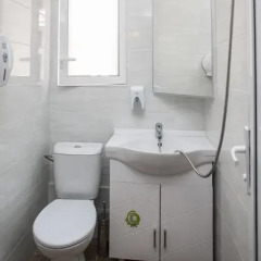 Отель Central GuestRooms Five Corners Улучшенный номер фото 11