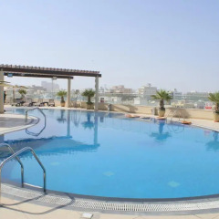 Star Metro Deira Hotel Apartments бассейн фото 2