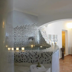Отель Suites of the Gods Cave Spa 3* Полулюкс с различными типами кроватей