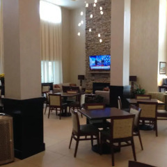 Отель Holiday Inn Express & Suites Geneva Finger Lakes питание